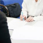 業者が契約書の年齢・職業等の欄に嘘を記載させるのは違法